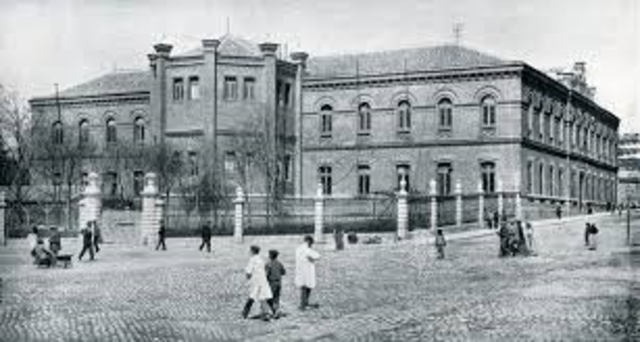 PRIMER ESCUELA DE VETERINARIA EN EL MUNDO