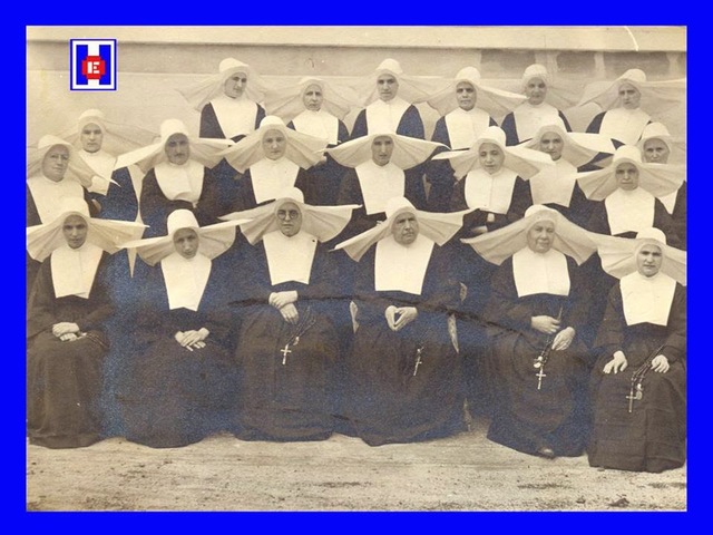 SE CREA EL PRIMER GRUPO DE LAS HERMANAS DE LA CARIDAD