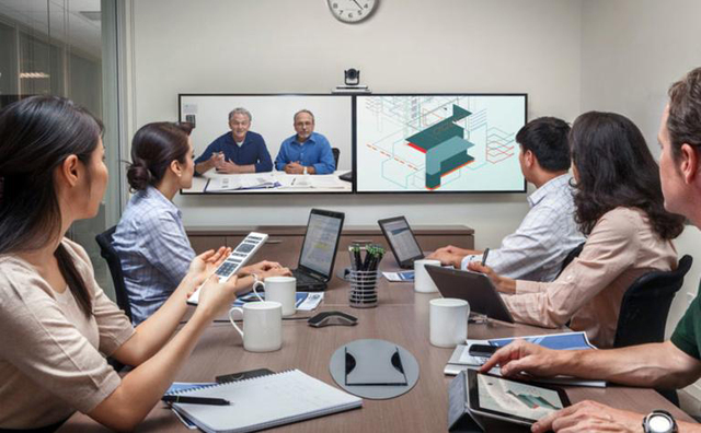 La video conferencia en sala.
