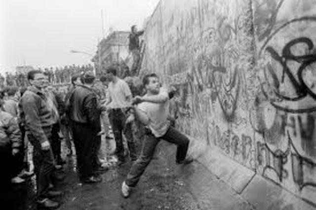 Berlin Wall (destruction)
