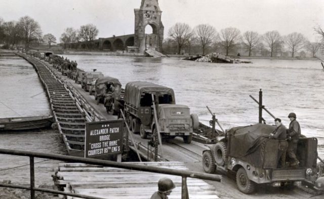 Allies cross the Rhine