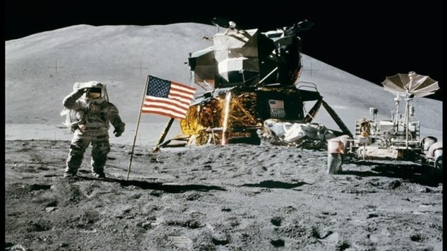 American astronauts land on moon