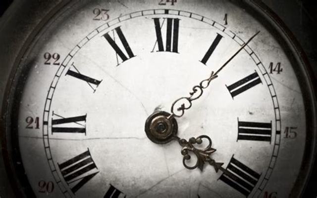 La división de las horas en sesenta minutos y de los minutos en sesenta segundos se hizo corriente.