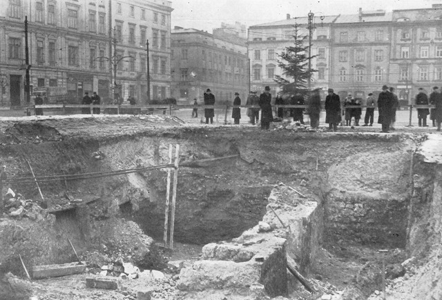 Krakōw Jewish ghetto liquidated