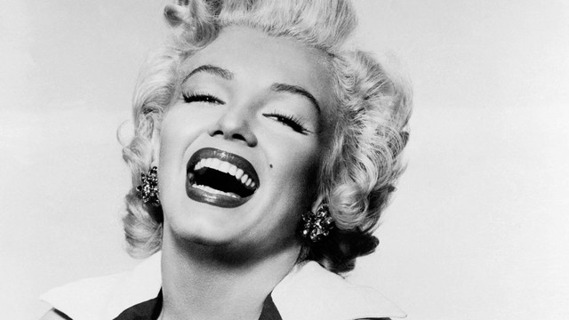 Marilyn Monroe Dies