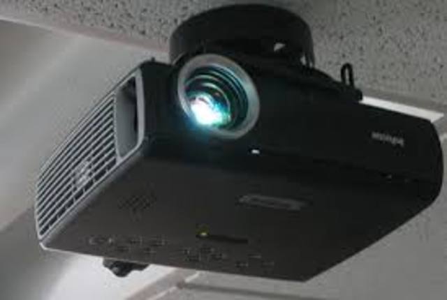 PROYECTOR MULTIMEDIA