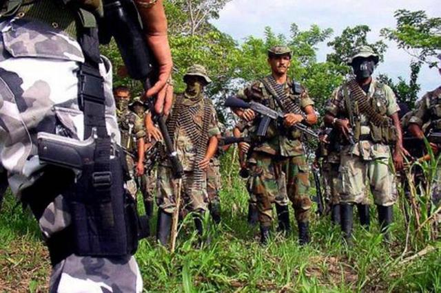 Al menos 29 muertos entre rebeldes y paramilitares en Colombia