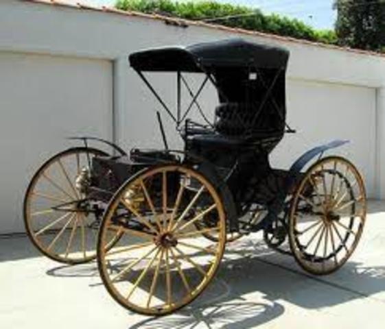 Nicolas Josepgh Cugnot inventa el Automovil o carro