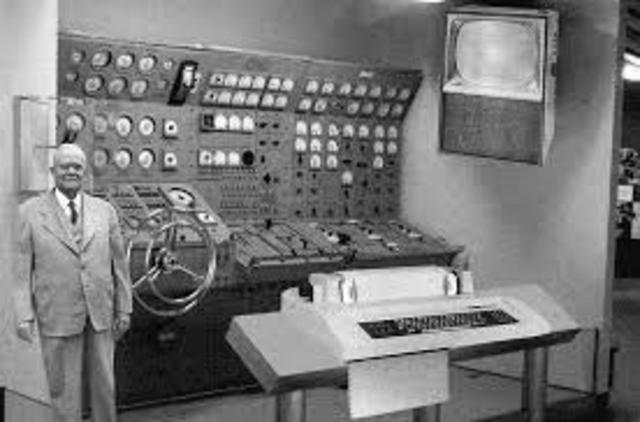 John Presoer Eckerty inventa la computadora electrónica digital