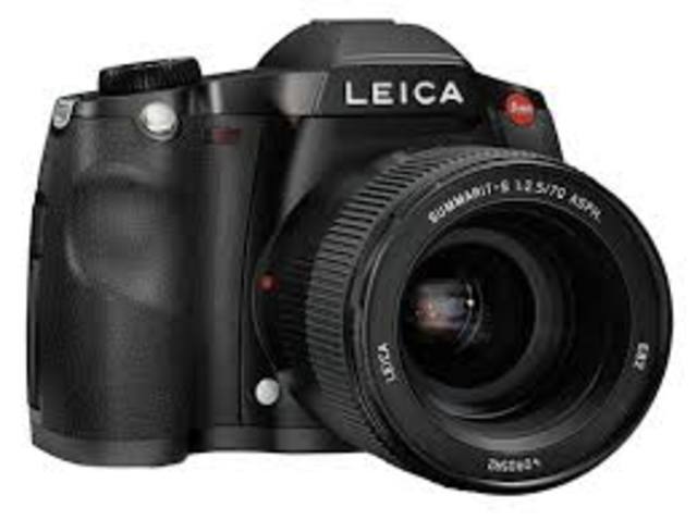 CAMARA LEICA (2008)