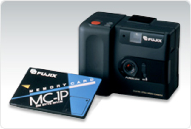 Fuji Fujix DS-1P, con tarjeta de memoria