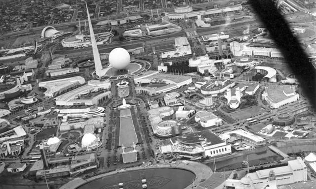 New York World's Fair begins