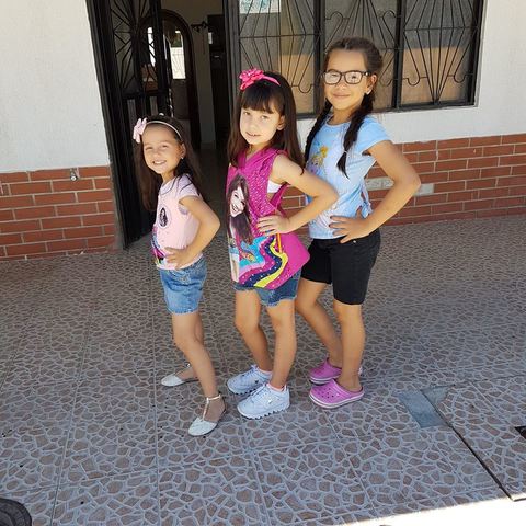 En vacaciones con mis primitas Ana Victoria y Katalina en Pitalito