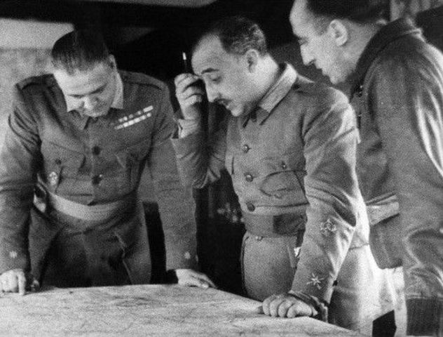 Reunión de varios generales nacionalistas