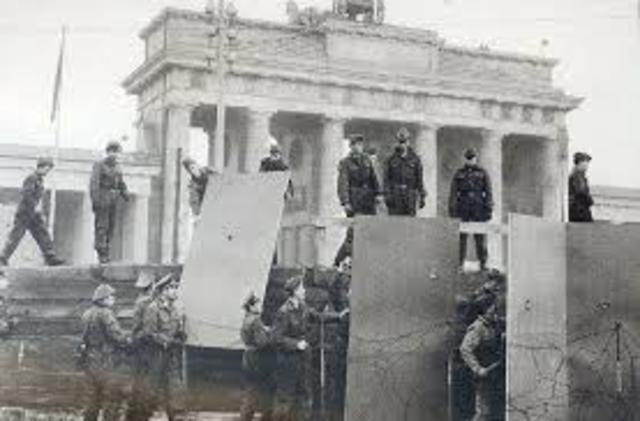 Building of Berlin Wall Begins