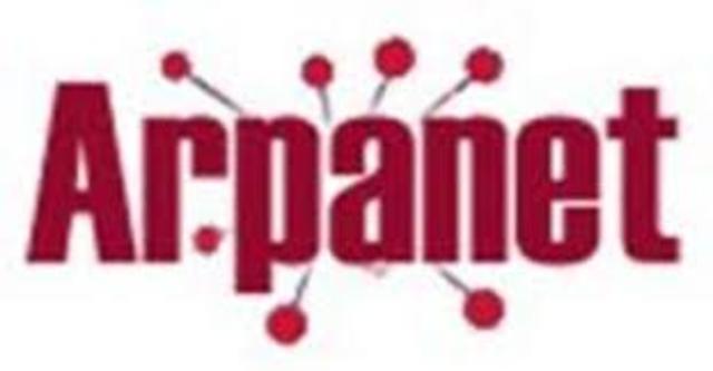 Desarrollo de ARPANET en Estados Unidos.