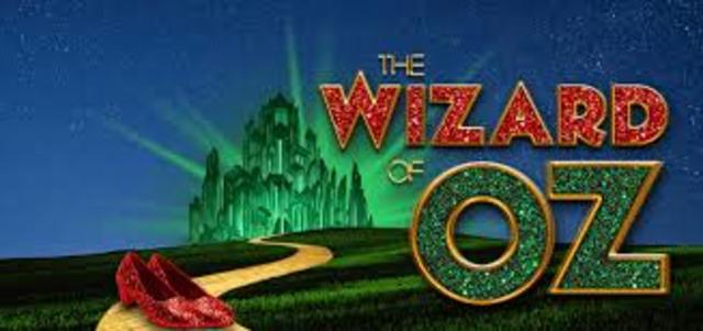 The Wizard of Oz and Gone With the Wind appear in theaters.