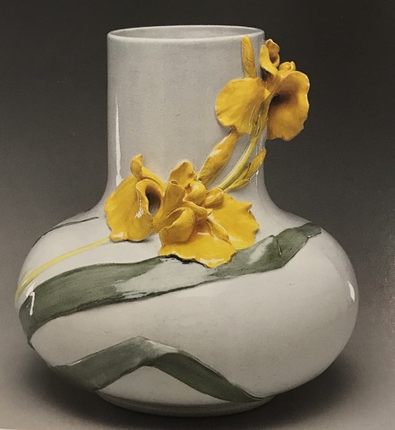 Ceramica (arte): Jarron iris para Gustavsberg, por Gunnar Wennerberg