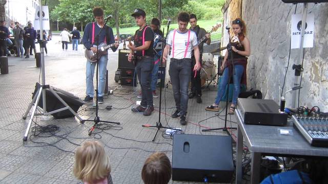 Patxadaz taldearen lehenengo kontzertua