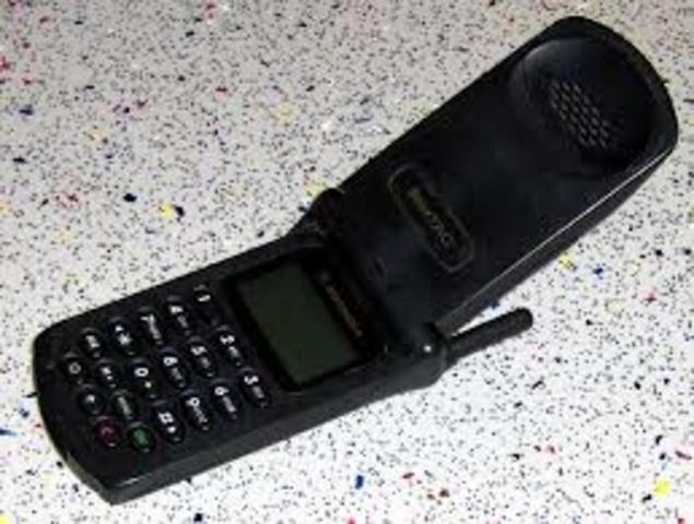 Motorola's StarTAC Phone Released