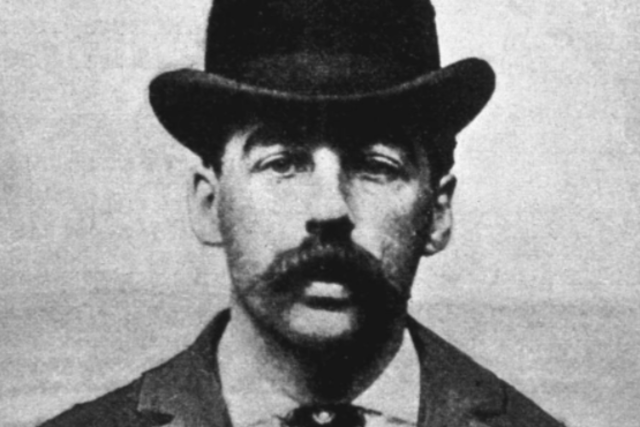 Book Event: Holmes murdered Julia and her daughter