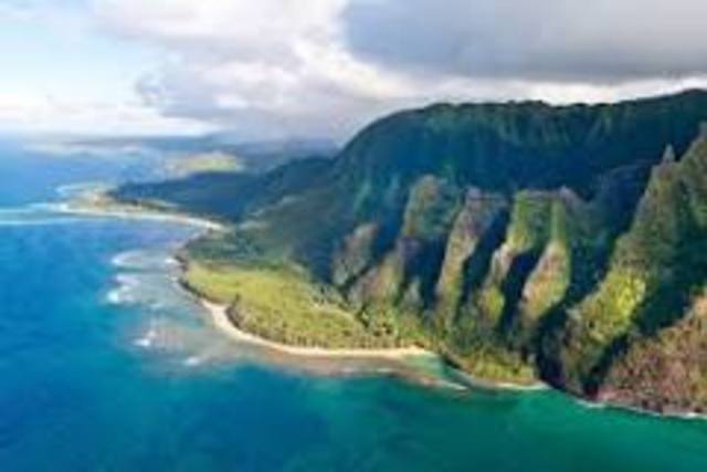 Polynesians settle the Marques and Hawaiian islands