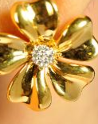 Golden floral earrings