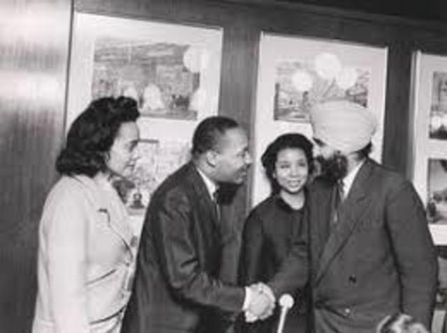 King studies non violent tactics