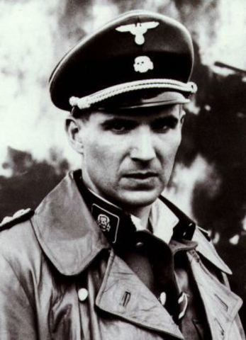 notoriously sadistic SS officer Amon Göth takes command of Plaszow concentration camp