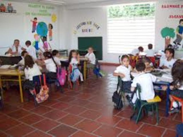 BECAS PARA LA PERMANENCIA EN LA AULA.