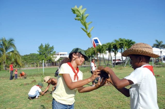 2002    Proyectos ciudadanos de Educación Ambiental