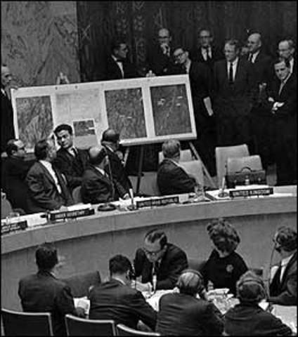 Denuncia de que la URSS desplegó misiles balísticos en Cuba