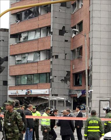 Carro bomba estalla en la ciudad de Bogotá
