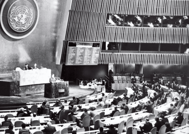 REGERSO DE CHINA A LA ONU