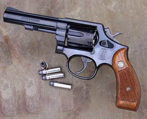 REVOLVER 38