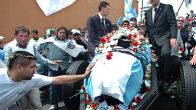 Traslado de los restos del ex presidente argentino Juan Domingo Perón a la quinta de San Vicente