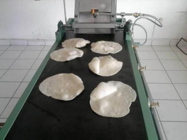 Everardo Rodríguez Arce y su socio Luis Romero.inventaron La Tortilladora automática.