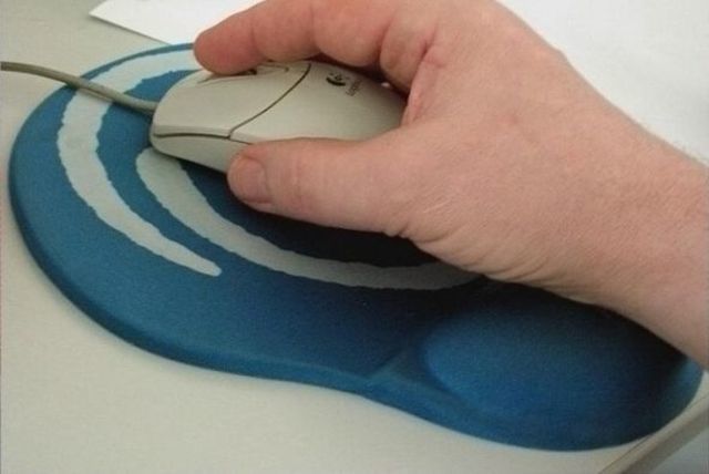 Armando M. Fernández rediseñó para su uso comercial el mousepad o almohadilla de ratón