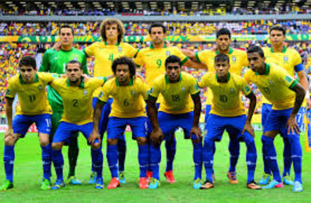 Brasil gana el trofeo de la Copa del Mundo en propiedad, al quedar campeón en 3 ocasiones. A su vez ésta pasa a llamarse Copa del Mundo de la FIFA.