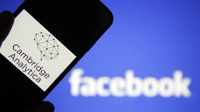 Escándalos de Facebook y Cambridge Analytica