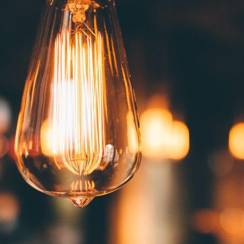 Primer partido con luz eléctrica.