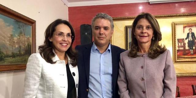 Viviane Morales llega al Cantro Democratico