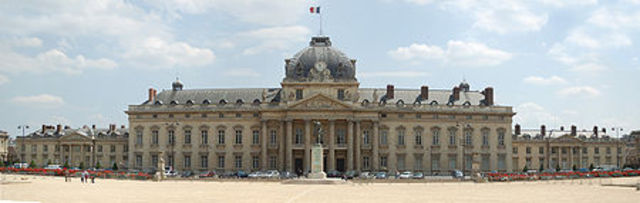Admitted to the elite École Militaire in Paris