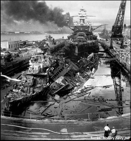 Japán megtámadja Pearl Harbort