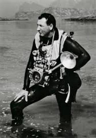 Jacques Cousteau develops SCUBA