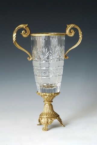 vetro : decorazione con catenelle di bronzo da Ponpei