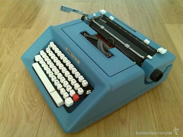 Mi primera maquina de escribir.