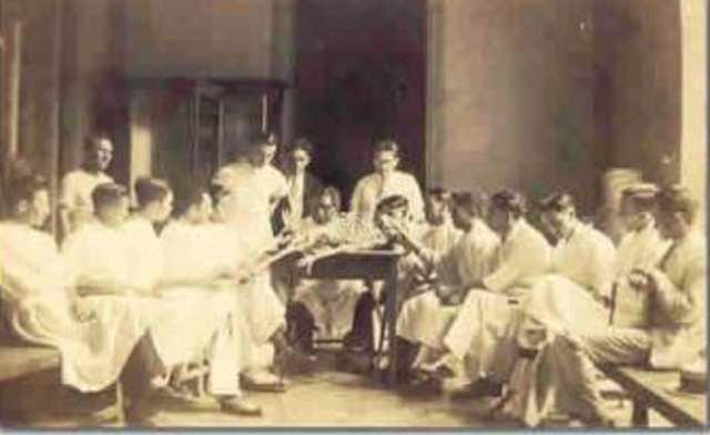 Antecedentes de la Escuela de Medicina.