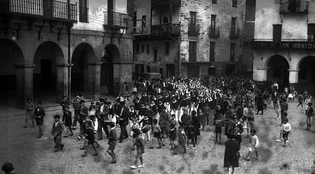 ERREPUBLIKAREN HASIERA