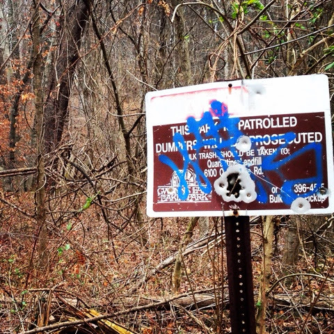 An unnamed man finds Hae's body in the woods